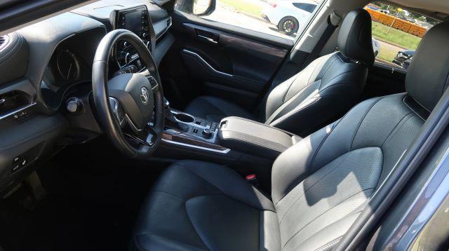 used 2020 Toyota Highlander car, priced at $27,850