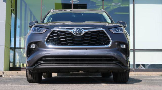 used 2020 Toyota Highlander car, priced at $27,850