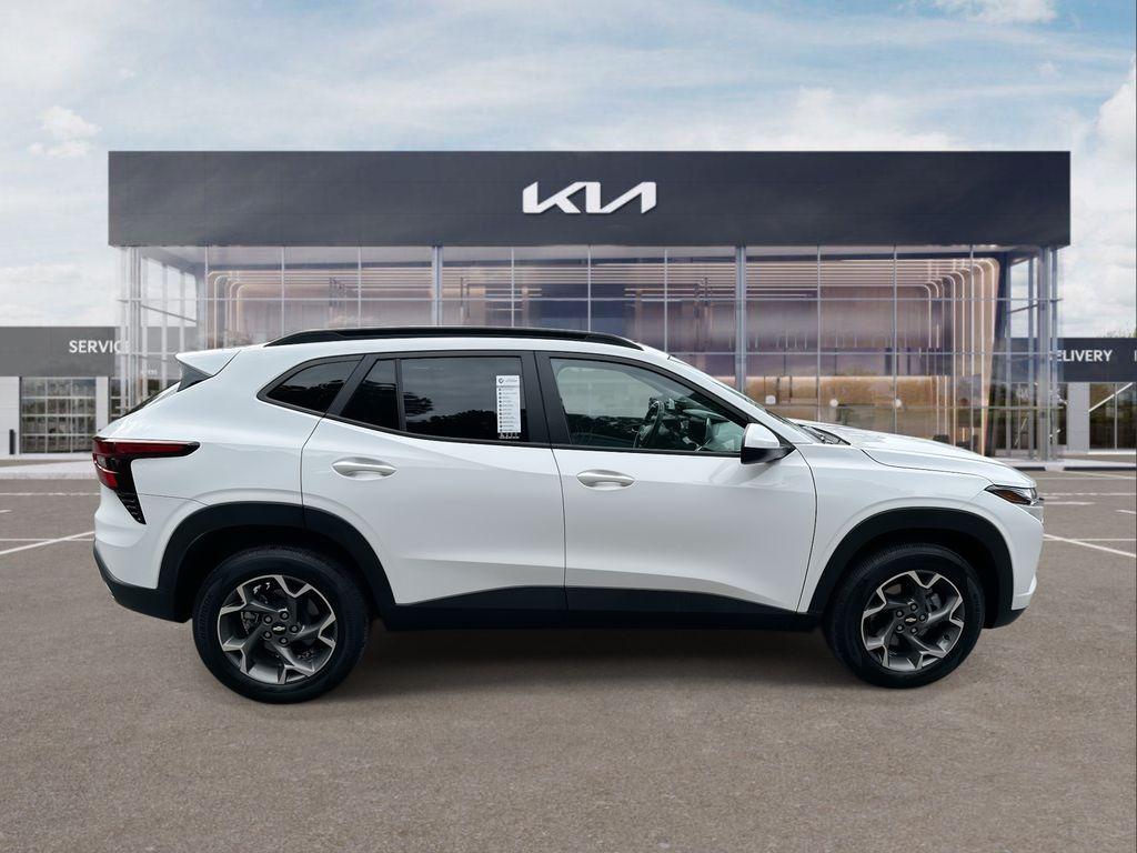 used 2024 Chevrolet Trax car, priced at $20,619