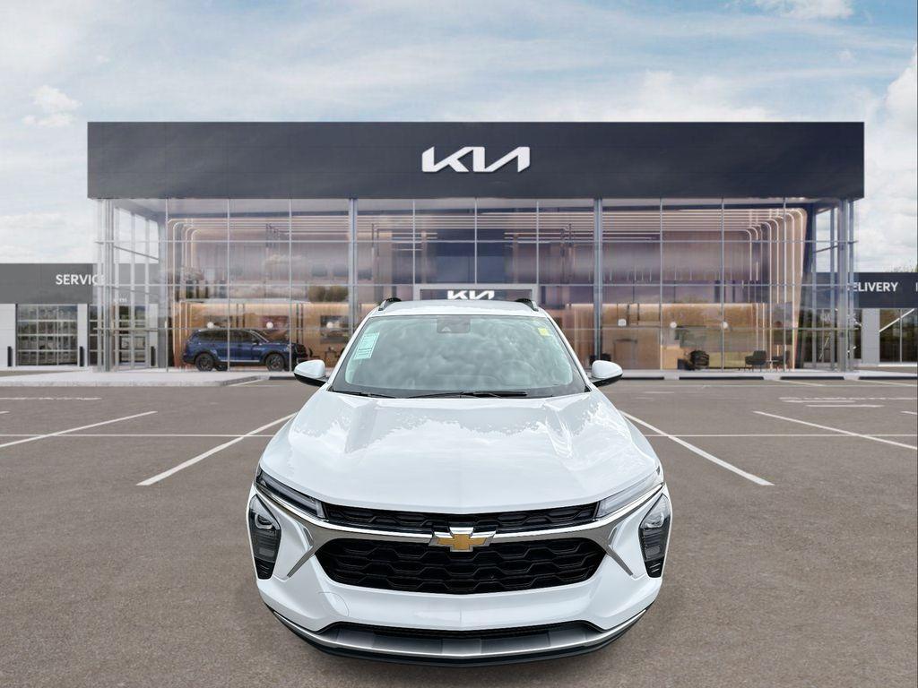 used 2024 Chevrolet Trax car, priced at $20,619