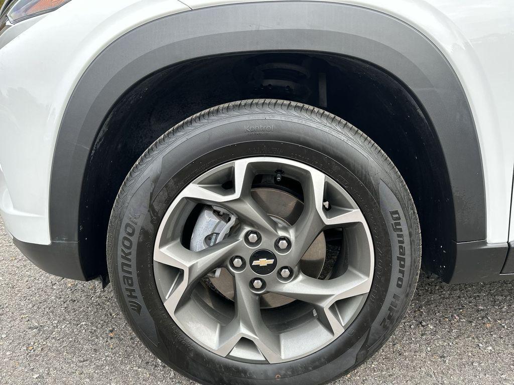 used 2024 Chevrolet Trax car, priced at $20,619