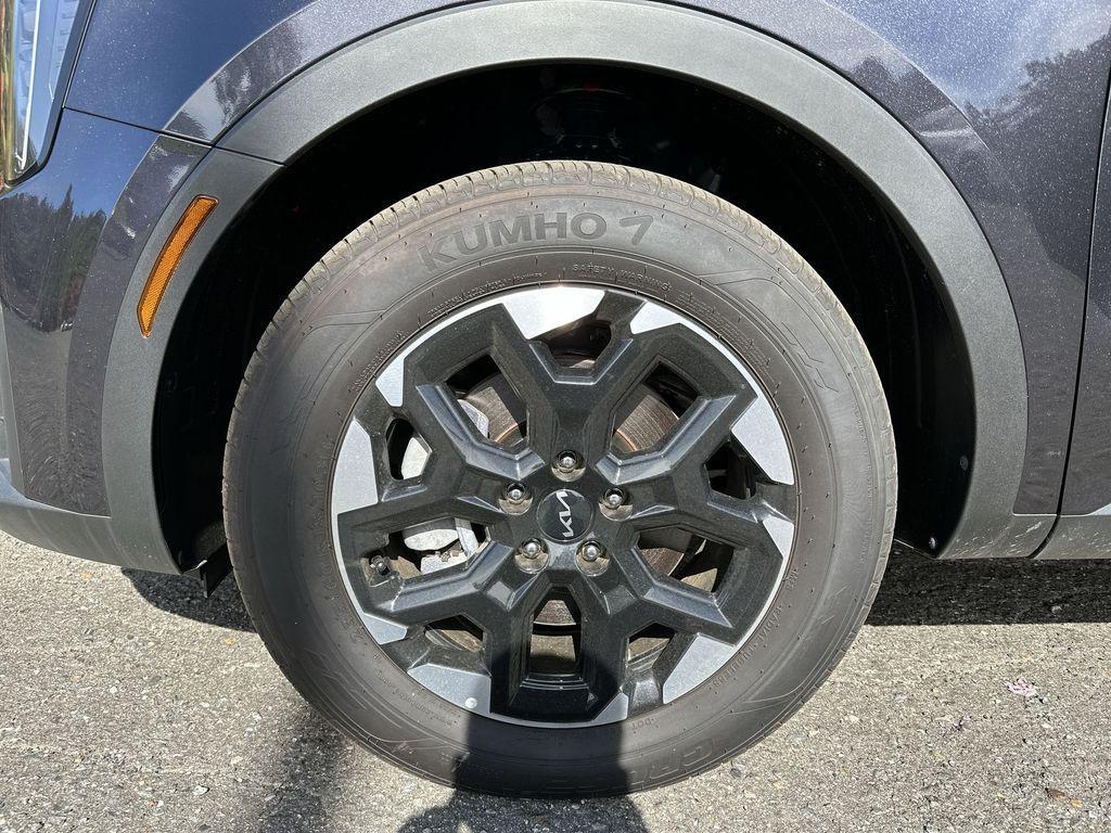 new 2025 Kia Sorento car, priced at $31,630