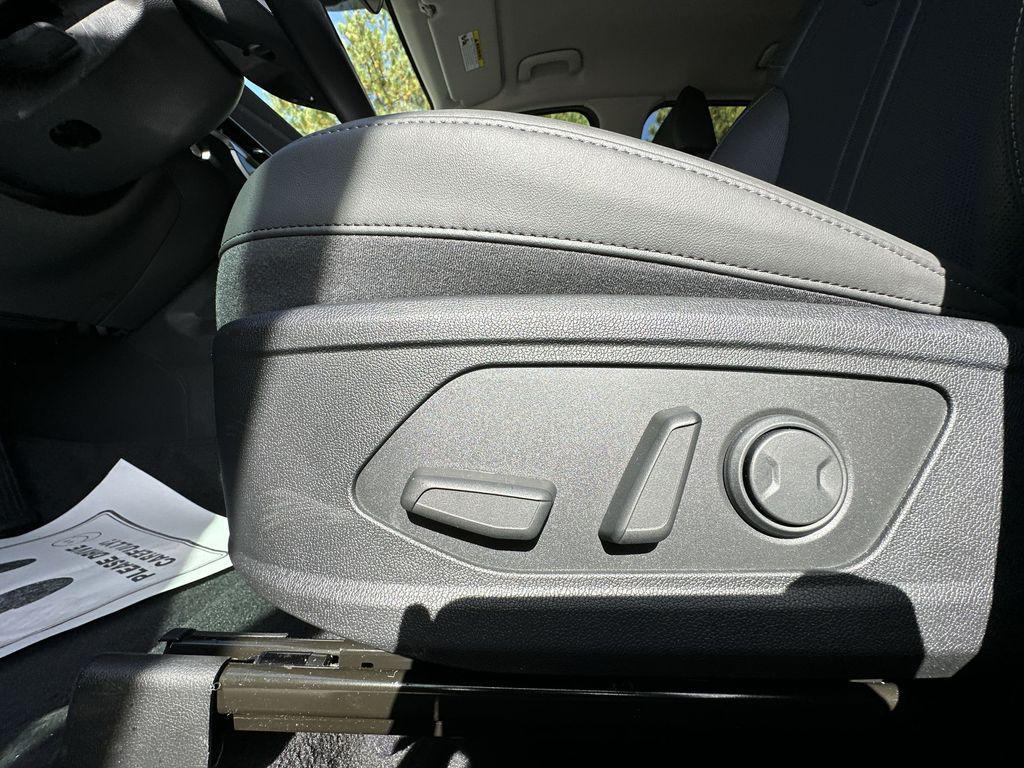 new 2025 Kia Sorento car, priced at $31,630