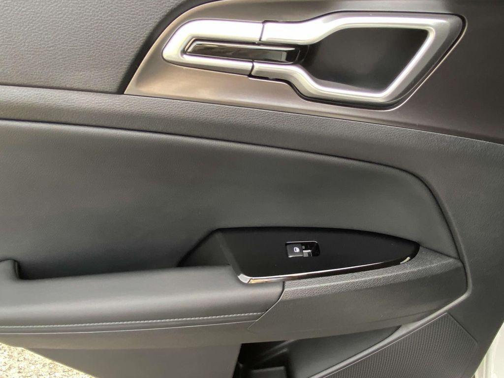 new 2025 Kia Sportage Hybrid car, priced at $29,512