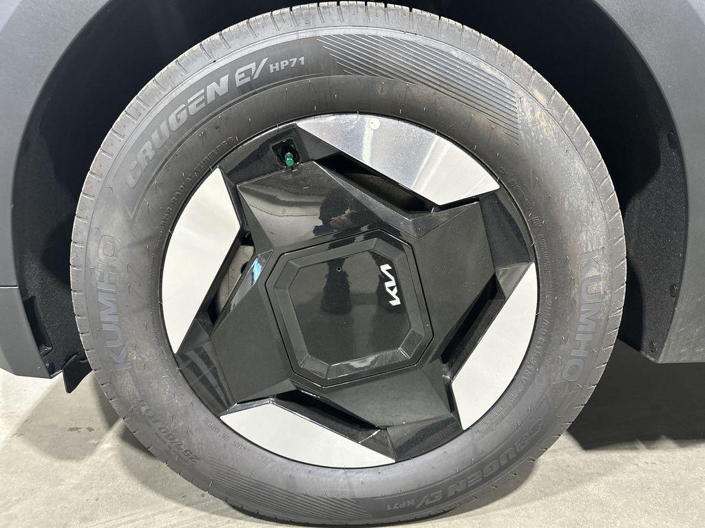 new 2026 Kia EV9 car, priced at $48,402