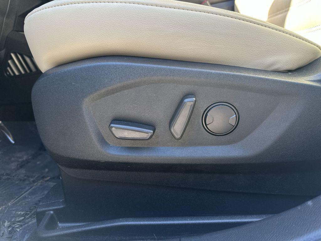 used 2020 Ford Edge car, priced at $17,905