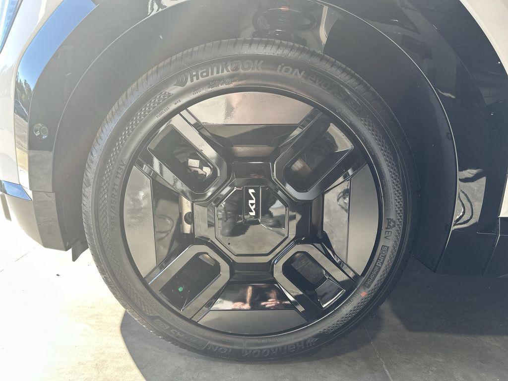 new 2026 Kia EV9 car, priced at $63,431