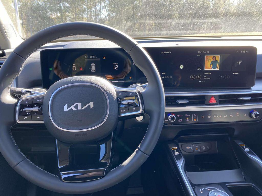 used 2025 Kia Sorento Hybrid car, priced at $31,831