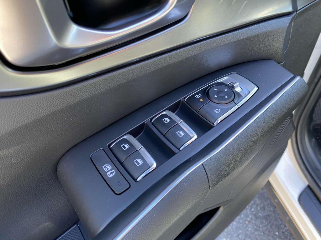 used 2025 Kia Sorento Hybrid car, priced at $31,831