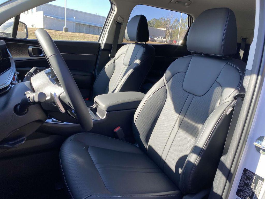 used 2025 Kia Sorento Hybrid car, priced at $31,831