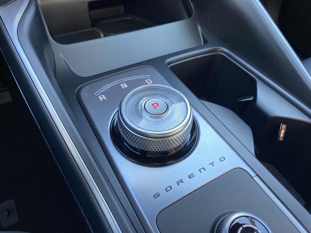 used 2025 Kia Sorento Hybrid car, priced at $31,831