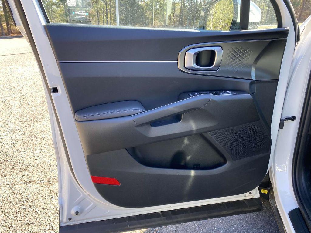 used 2025 Kia Sorento Hybrid car, priced at $31,831