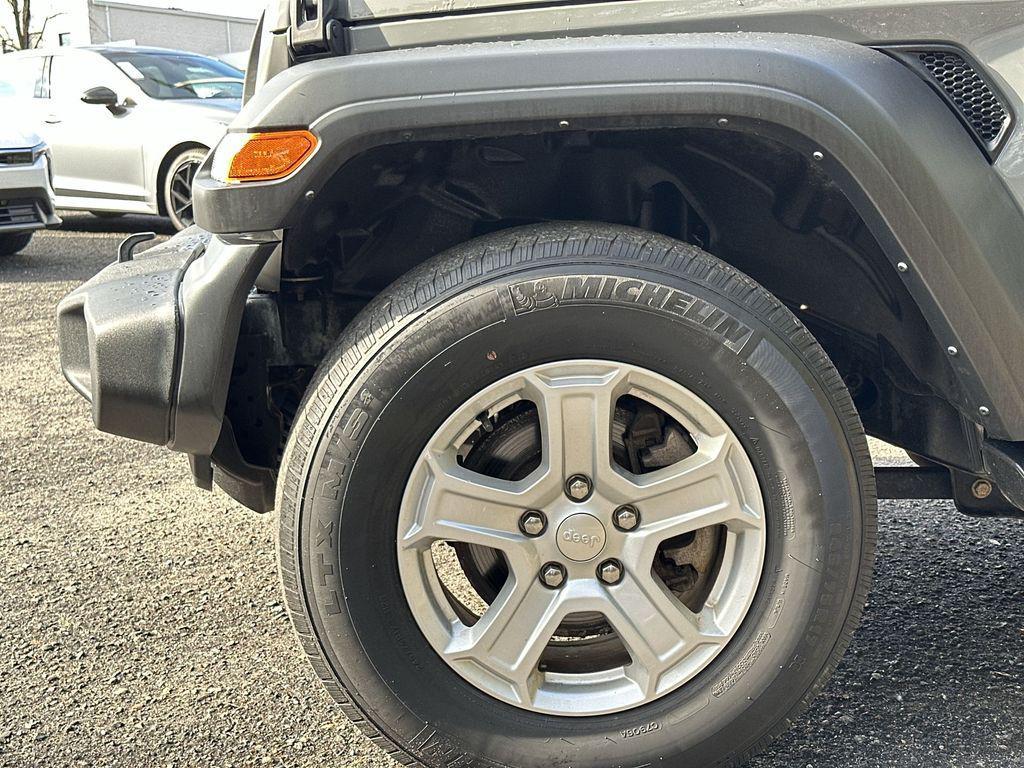 used 2021 Jeep Wrangler Unlimited car, priced at $27,110