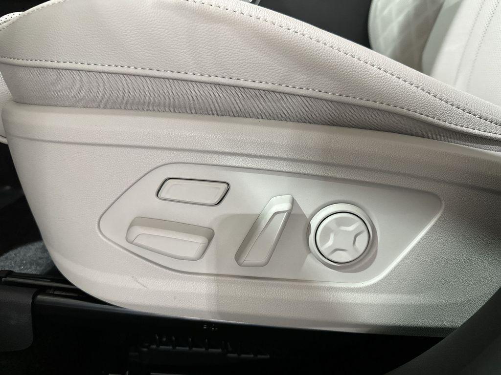 new 2026 Kia Sorento Plug-In Hybrid car, priced at $53,535