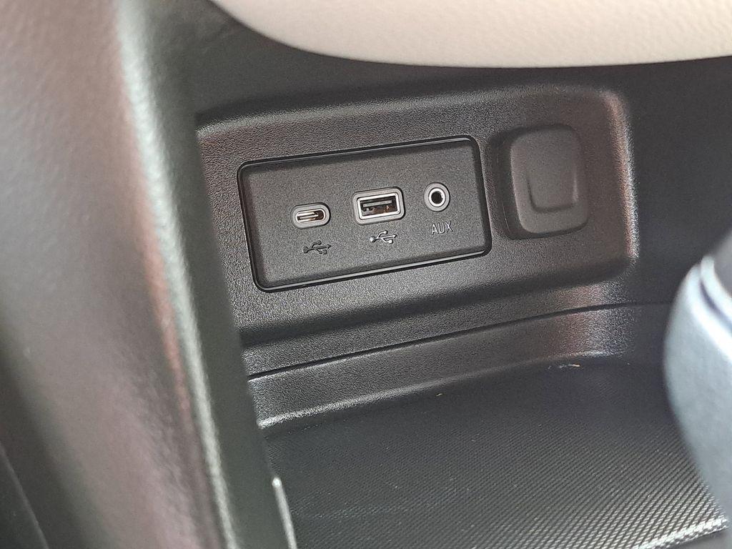 used 2021 Chevrolet Equinox car, priced at $18,950