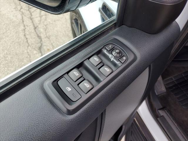 used 2016 Land Rover LR4 car, priced at $11,950