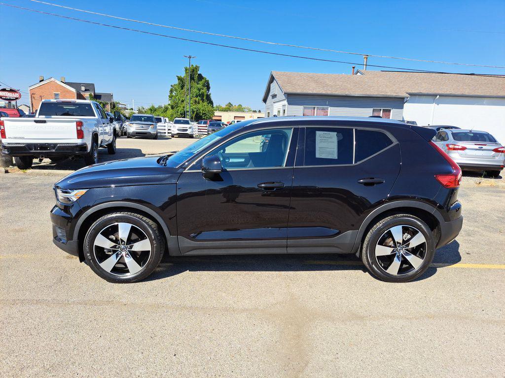 used 2020 Volvo XC40 car, priced at $26,250