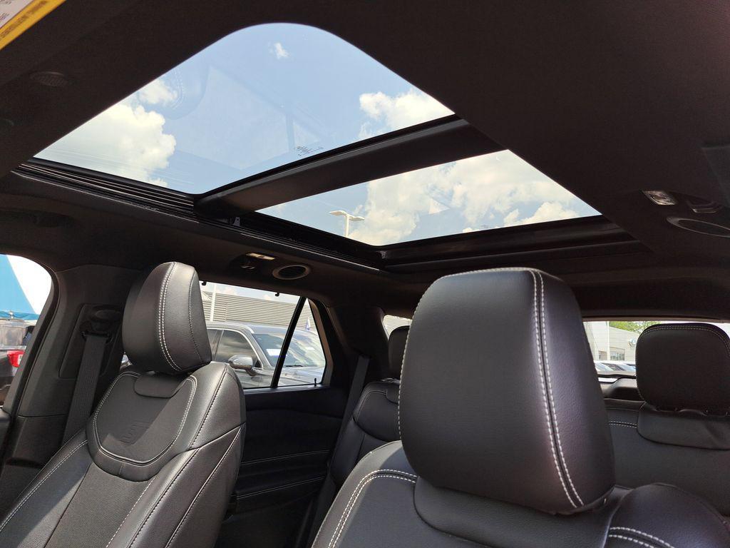 used 2024 Ford Explorer car, priced at $51,650
