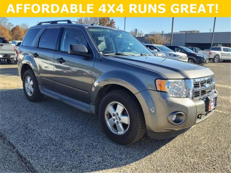 used 2009 Ford Escape car, priced at $5,900