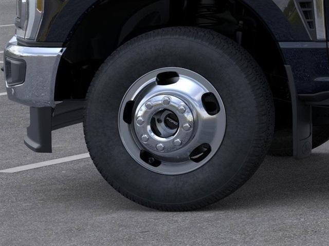 new 2025 Ford F-350 car, priced at $91,310