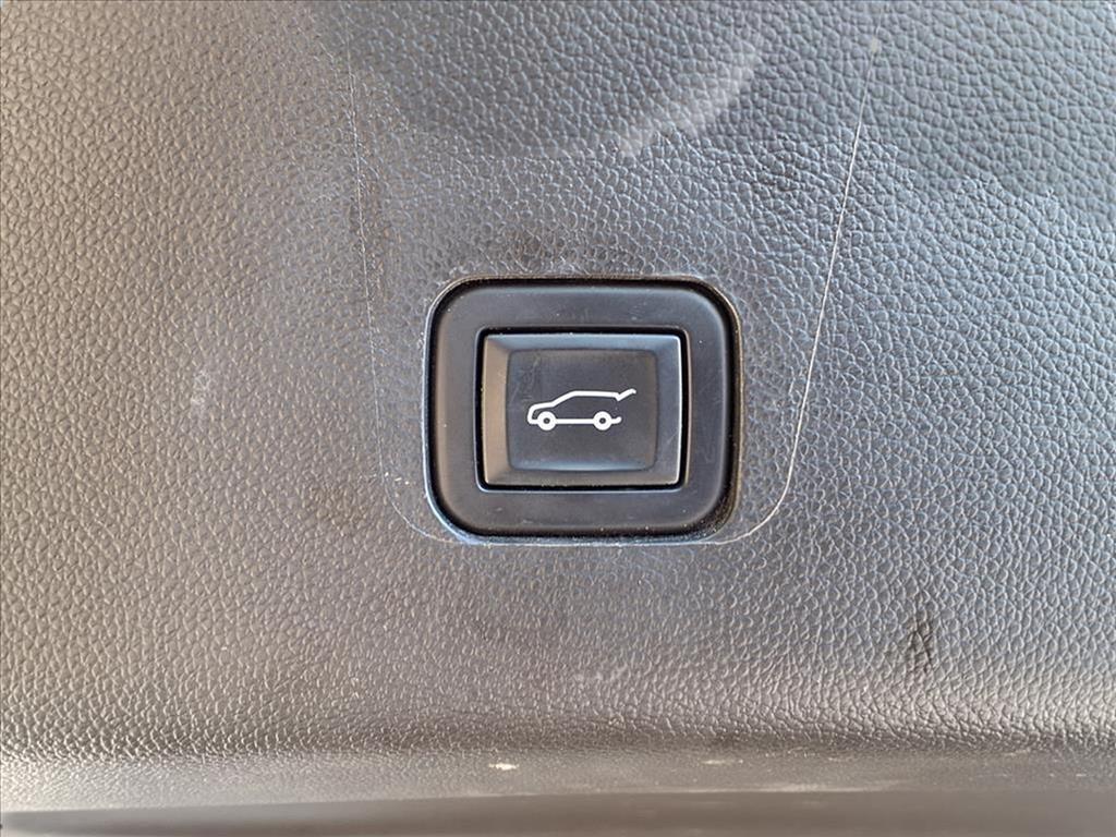 used 2020 Chevrolet Traverse car, priced at $26,883