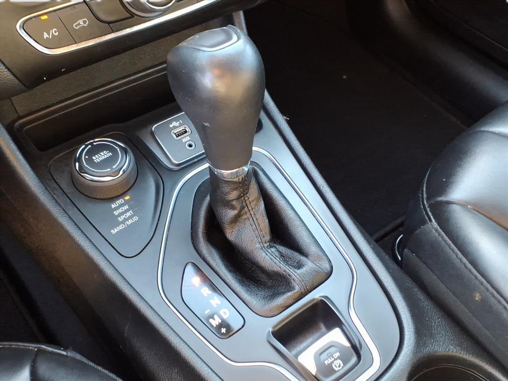 used 2019 Jeep Cherokee car, priced at $12,749