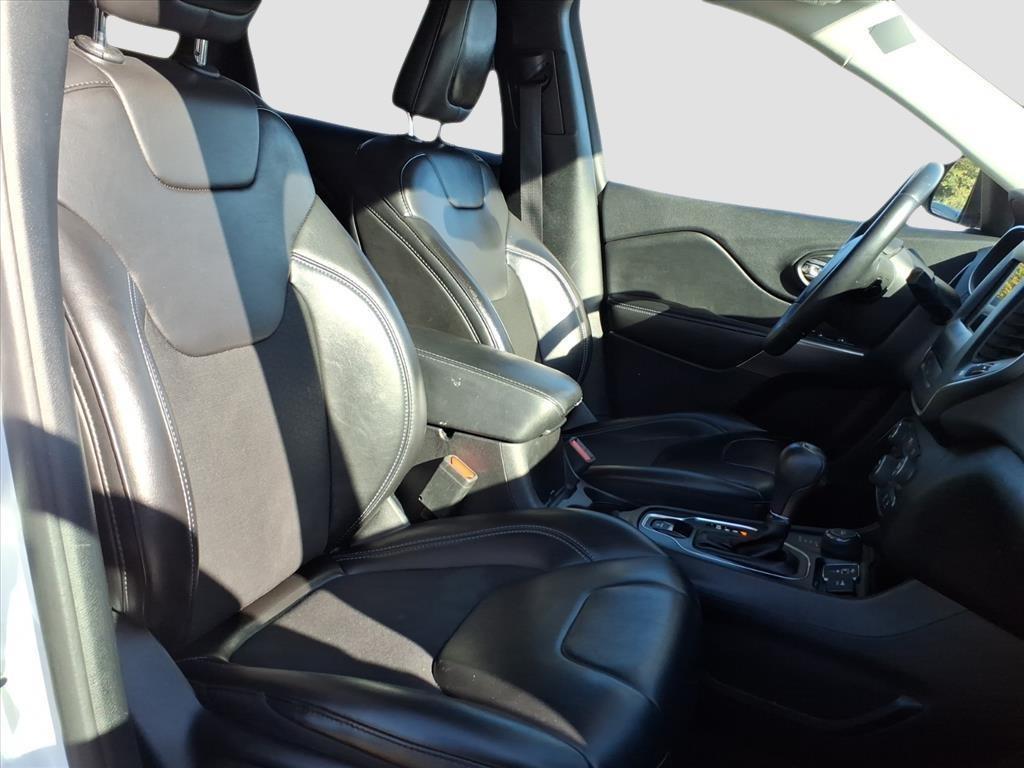 used 2019 Jeep Cherokee car, priced at $12,749