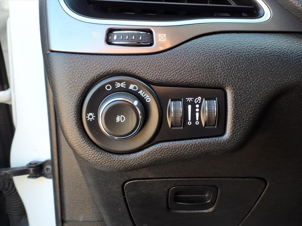 used 2019 Jeep Cherokee car, priced at $12,749