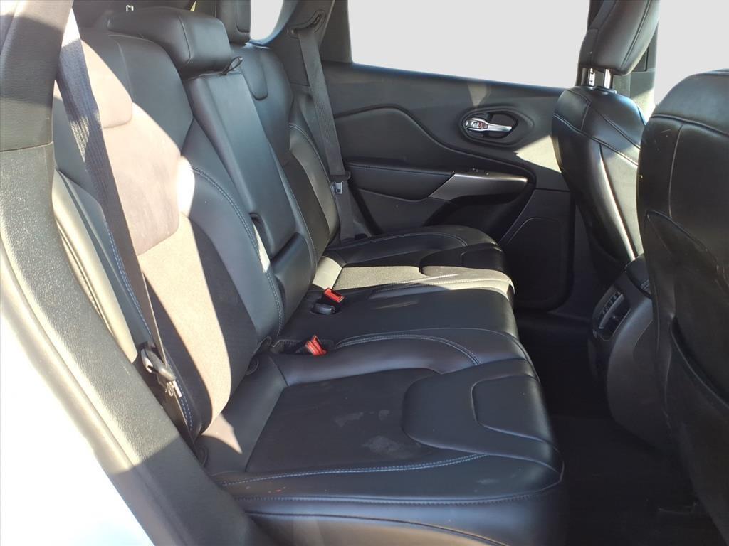 used 2019 Jeep Cherokee car, priced at $12,749