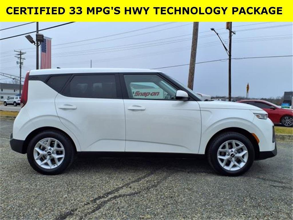 used 2022 Kia Soul car, priced at $17,261