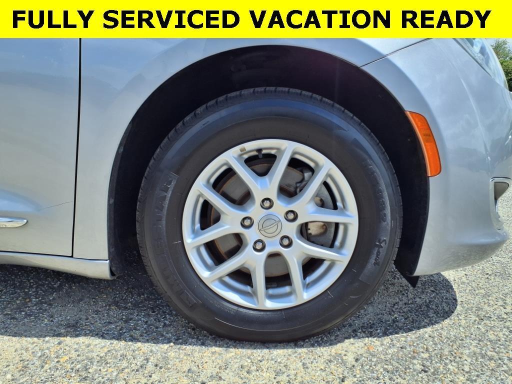used 2020 Chrysler Pacifica car, priced at $17,500