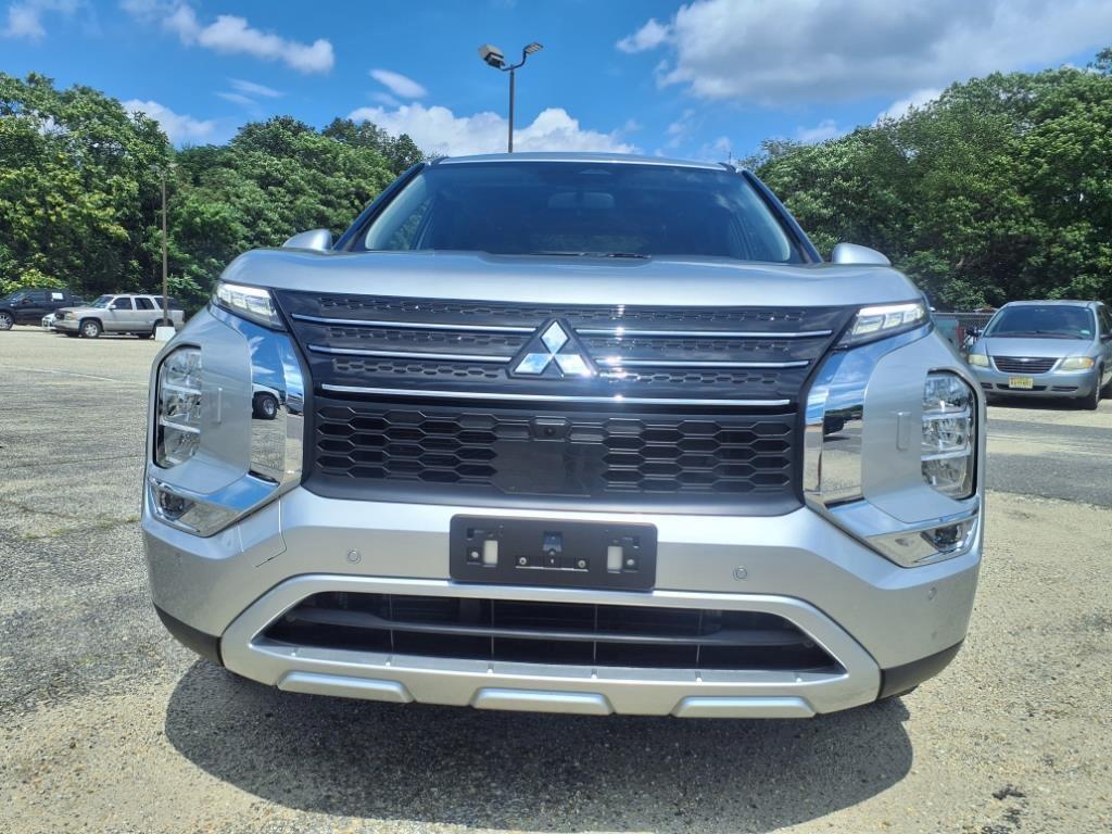 used 2024 Mitsubishi Outlander car, priced at $29,000