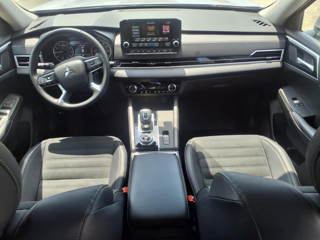 used 2024 Mitsubishi Outlander car, priced at $29,000