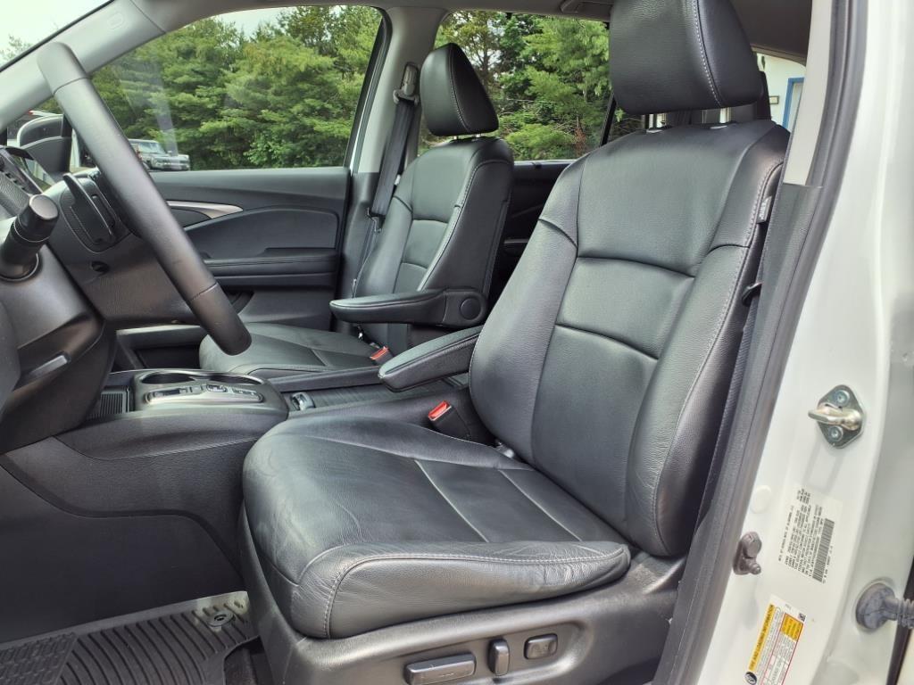 used 2021 Honda Pilot car, priced at $27,900