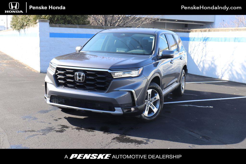 new 2025 Honda Pilot car, priced at $44,995