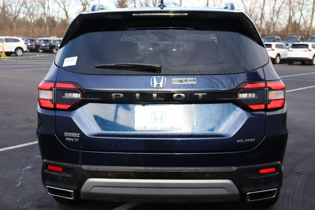 new 2025 Honda Pilot car, priced at $52,530