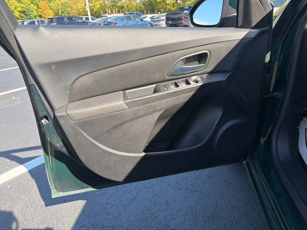 used 2014 Chevrolet Cruze car, priced at $5,994