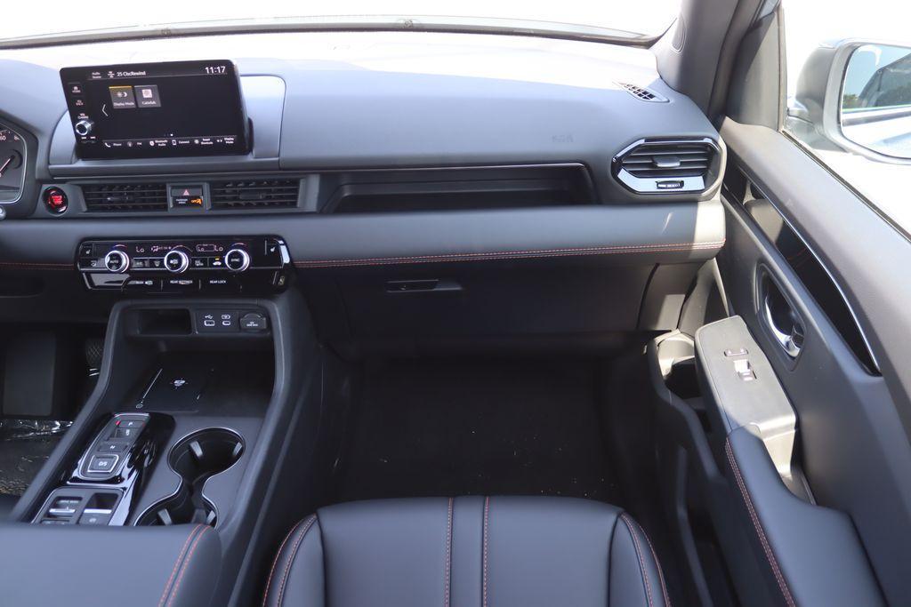 new 2025 Honda Pilot car, priced at $48,588