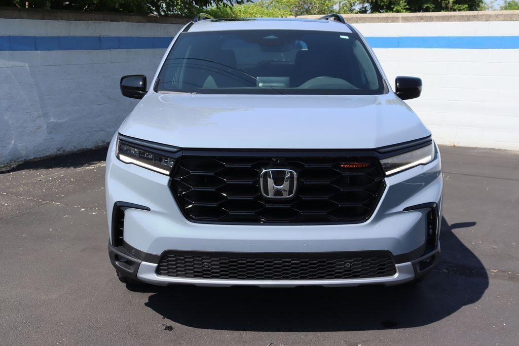new 2025 Honda Pilot car, priced at $48,588