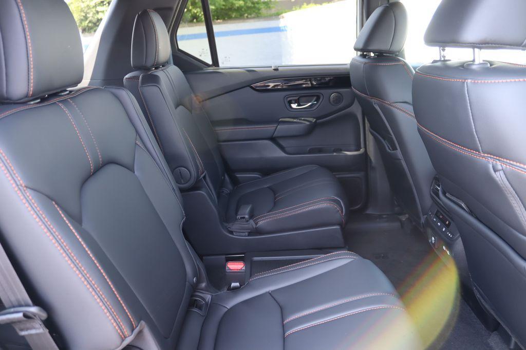 new 2025 Honda Pilot car, priced at $48,588