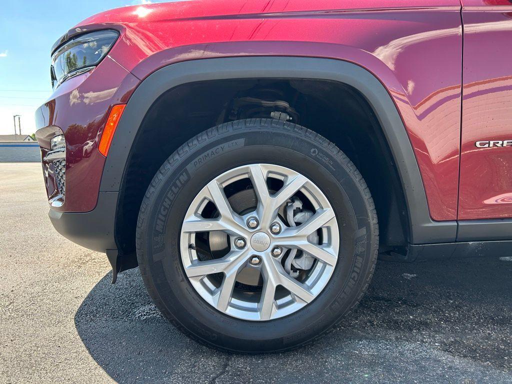 used 2023 Jeep Grand Cherokee car, priced at $35,492