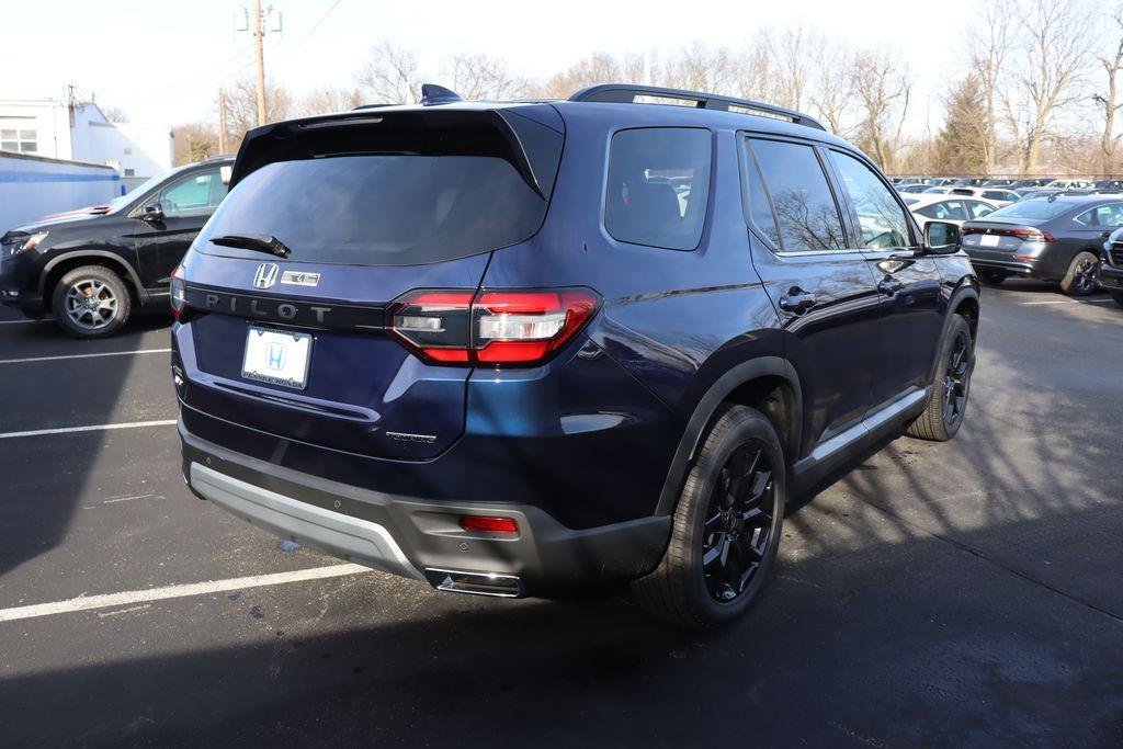 new 2025 Honda Pilot car, priced at $50,950