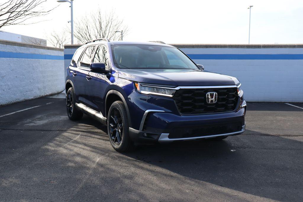 new 2025 Honda Pilot car, priced at $50,950