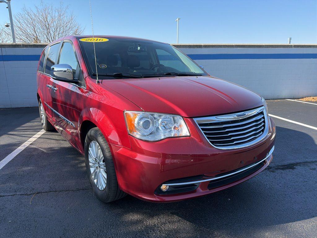 used 2014 Chrysler Town & Country car, priced at $12,492