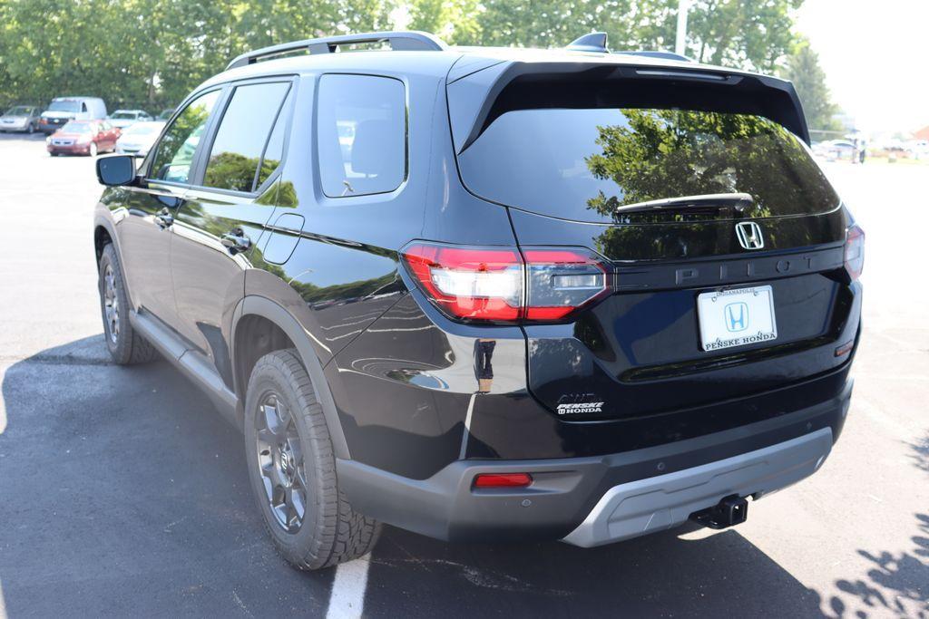 new 2025 Honda Pilot car, priced at $49,100