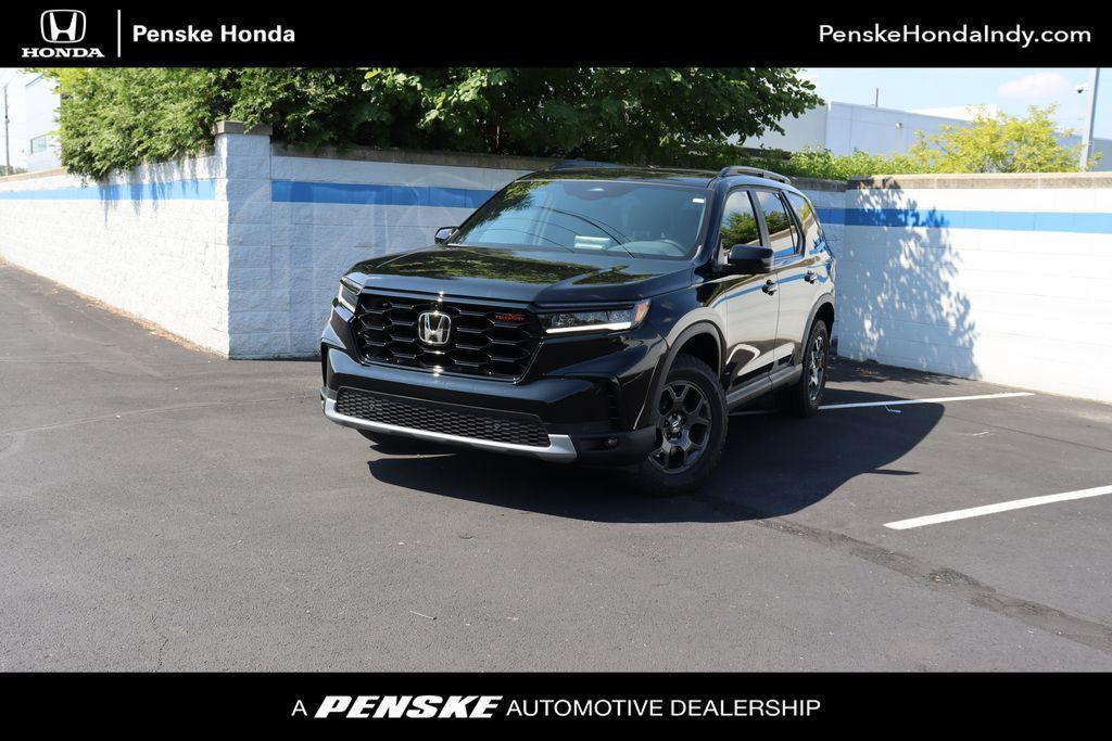 new 2025 Honda Pilot car, priced at $49,100