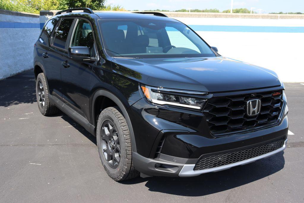 new 2025 Honda Pilot car, priced at $48,850