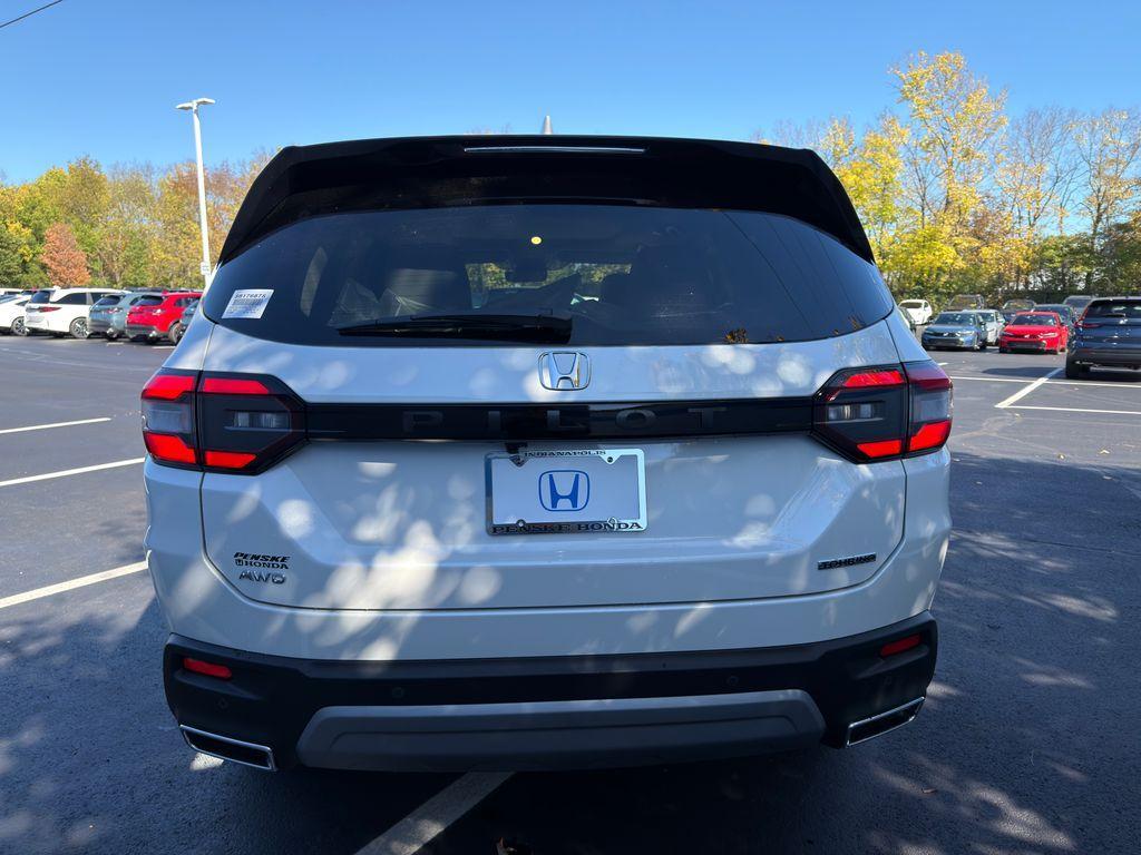 new 2025 Honda Pilot car, priced at $49,266