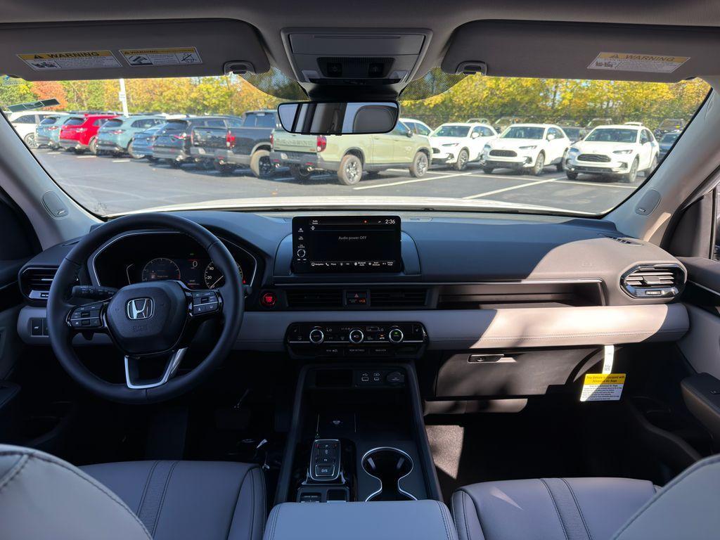 new 2025 Honda Pilot car, priced at $49,266