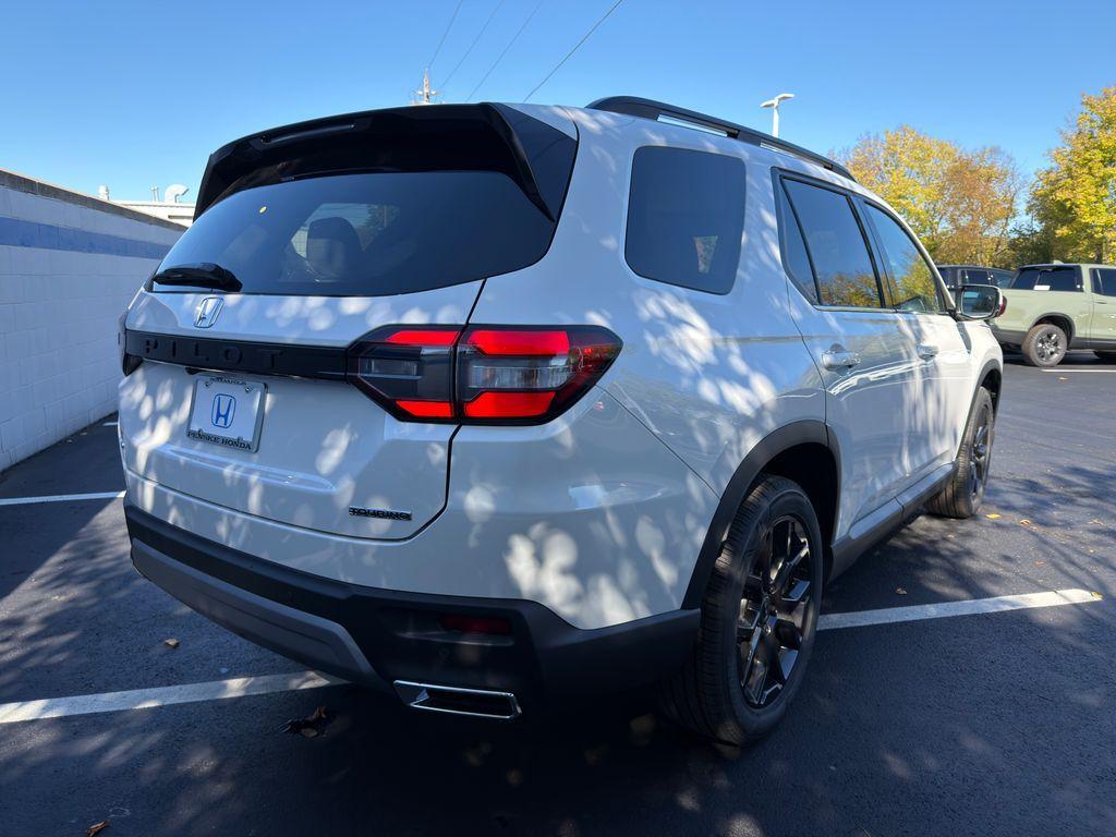 new 2025 Honda Pilot car, priced at $49,266